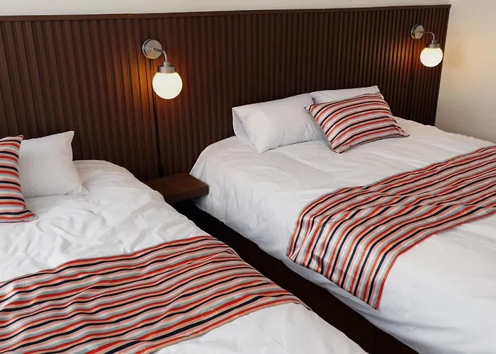 Mangwon Market 1min, Mangwon Station 3min, Korean-style Accommodation, 4room, 12ppl